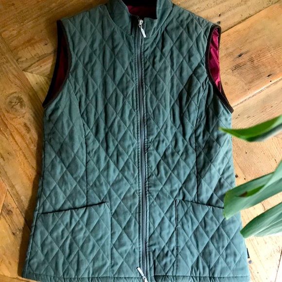 Barbour Jackets & Blazers - Barbour Quilted Vest size 8